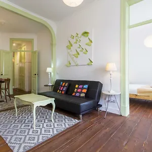 https://alfama-tailor-made-green-house-with-a-view-2.hotels-lisbon-portugal.com