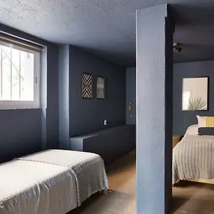 https://renovated-charming-apartment-with-terrace-in-lapa.hotels-lisbon-portugal.com